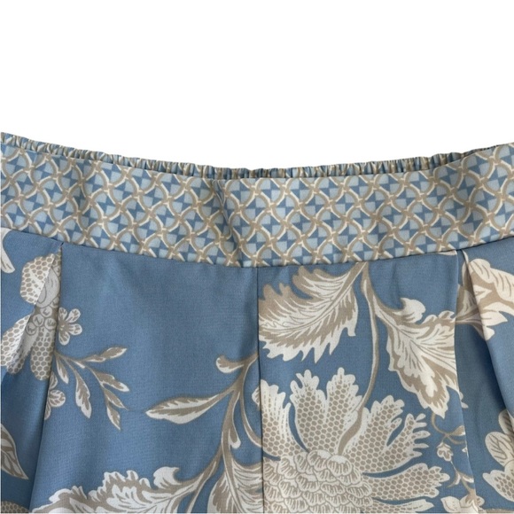Francesca’s Collection Boutique Alya Blue/Tan Floral Print Shorts Size Medium - Picture 4 of 12